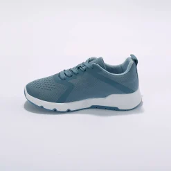 Lichte sneakers in ademend textiel