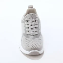 Lichte sneakers in ademend textiel