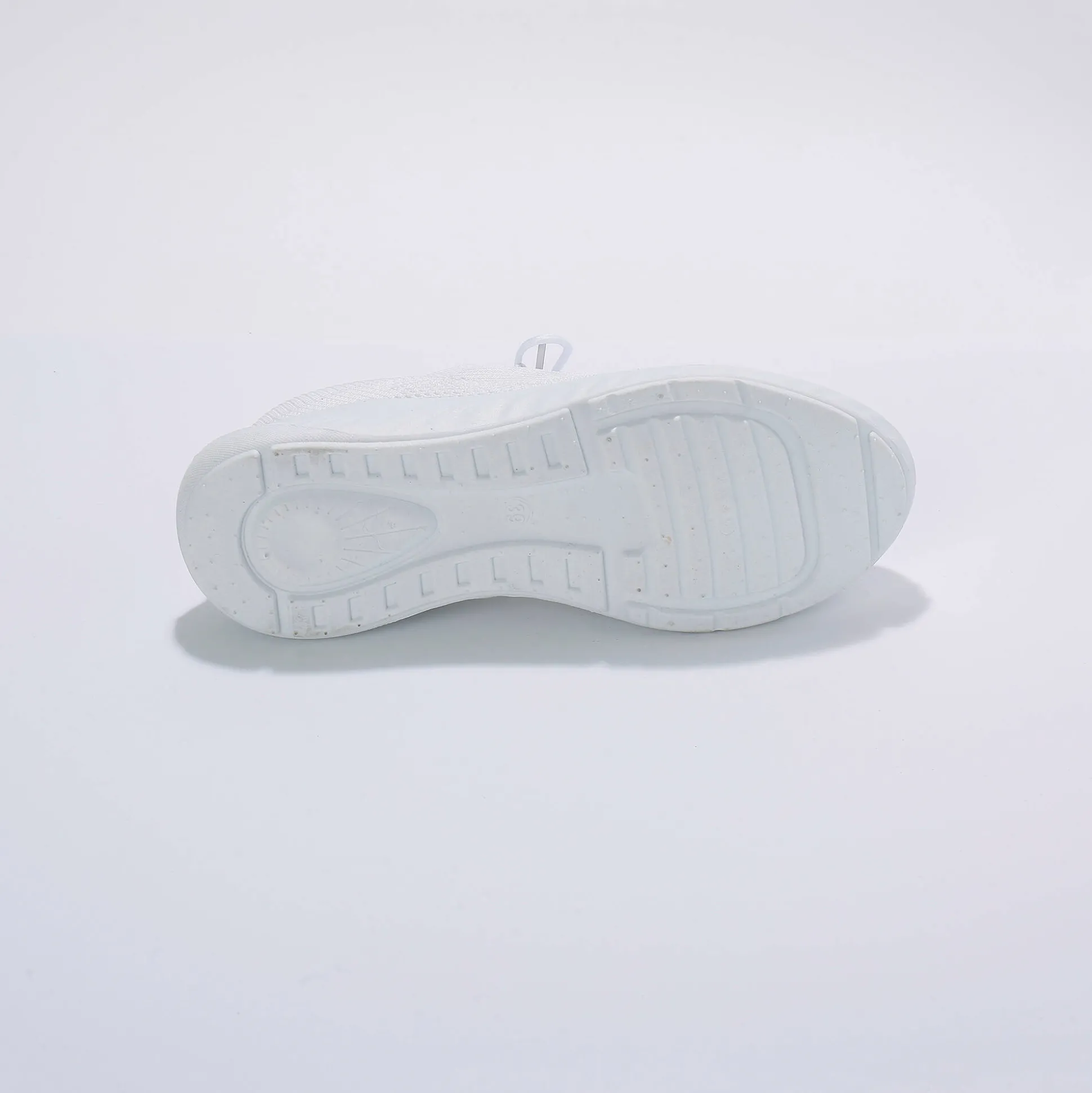 Lichte sneakers in meshtextiel, met veters