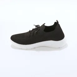 Lichte sneakers in meshtextiel, met veters