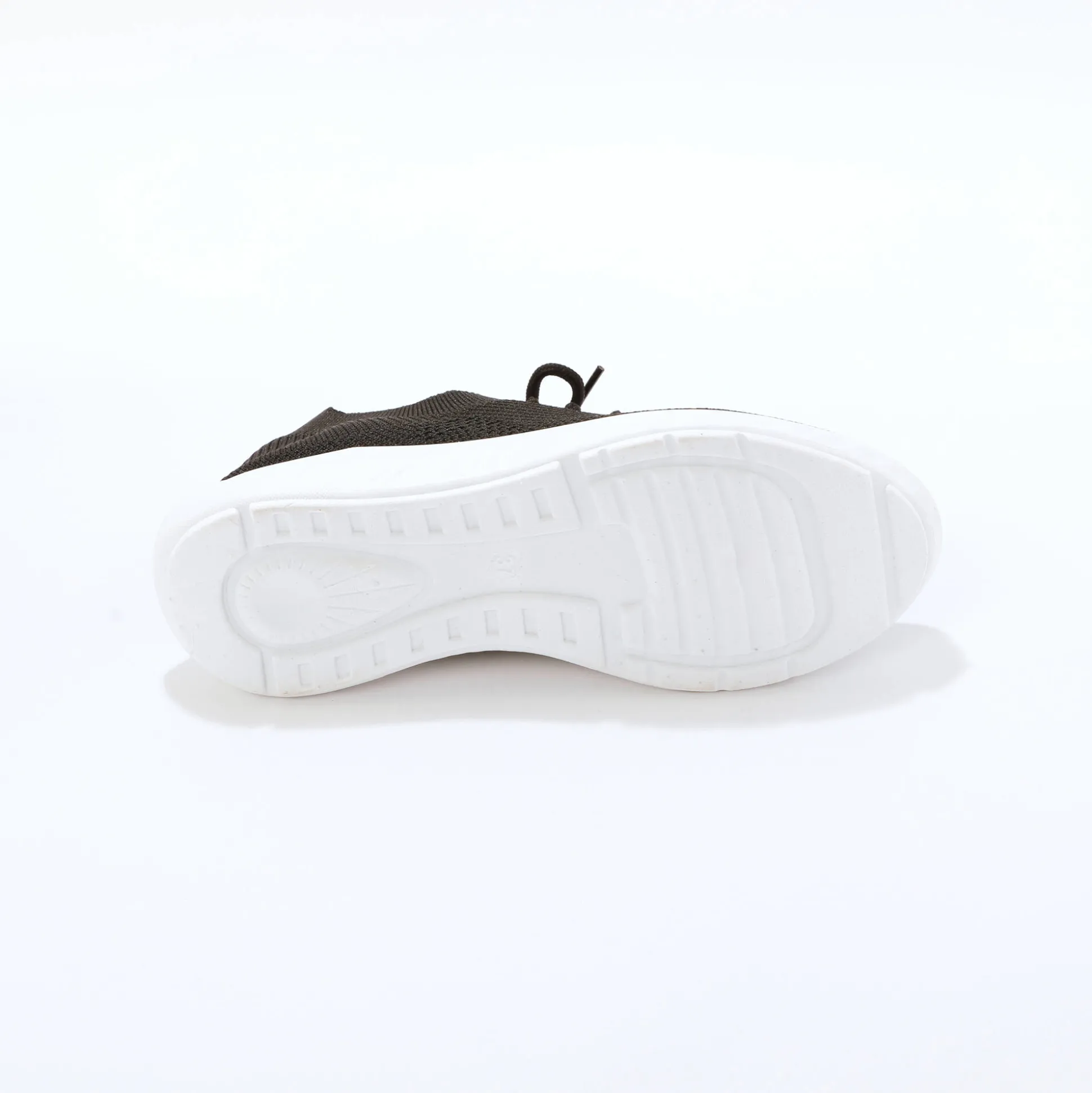 Lichte sneakers in meshtextiel, met veters