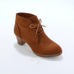 Low-boots met hak in houtstijl