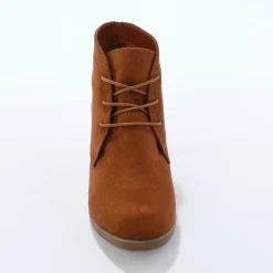 Low-boots met hak in houtstijl