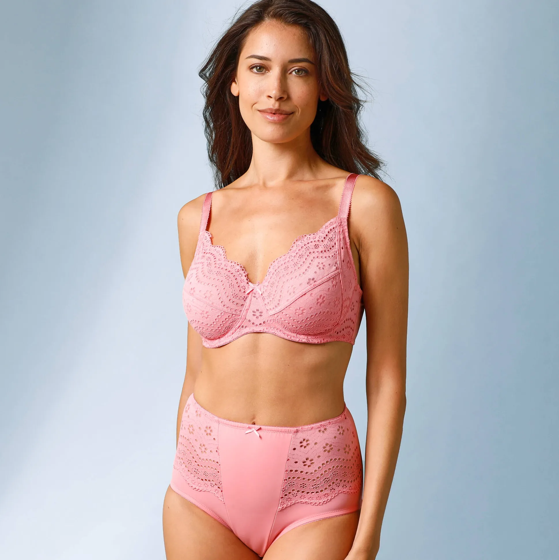Minimizerbeha in ajourtricot Osilio, met flexibele beugels