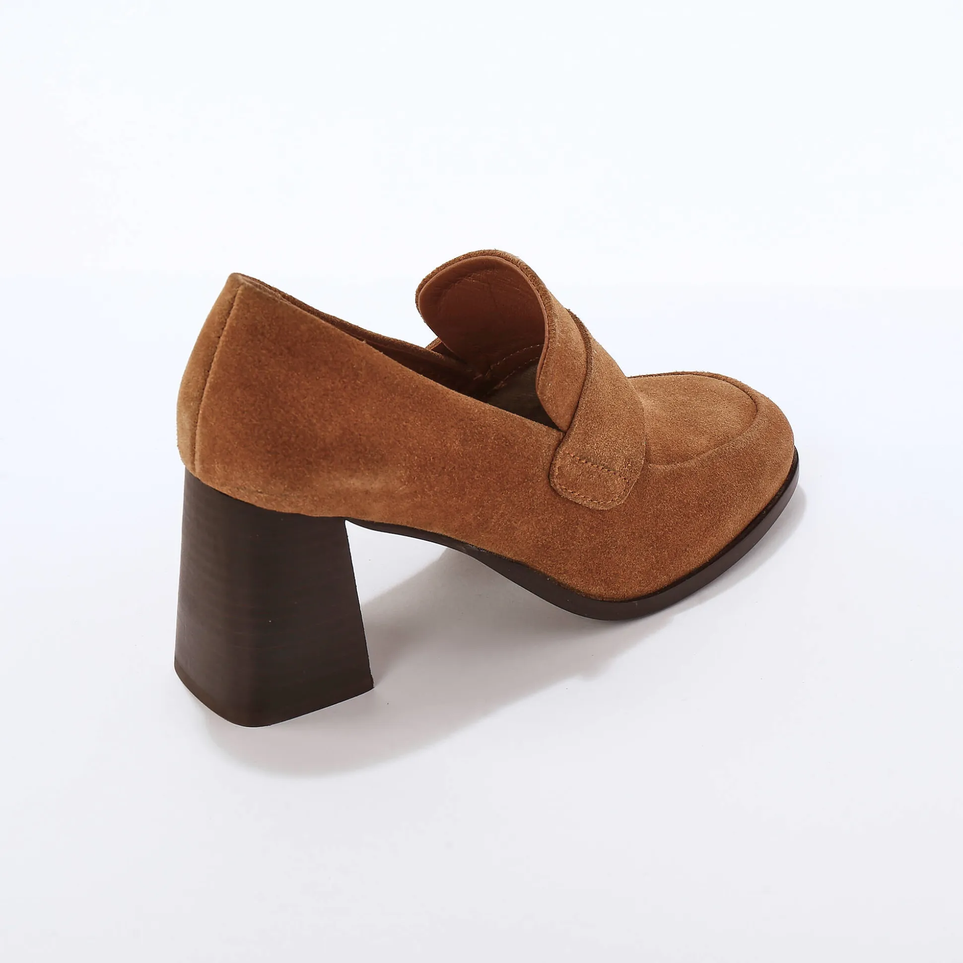 Mocassins in splitleer, met hak