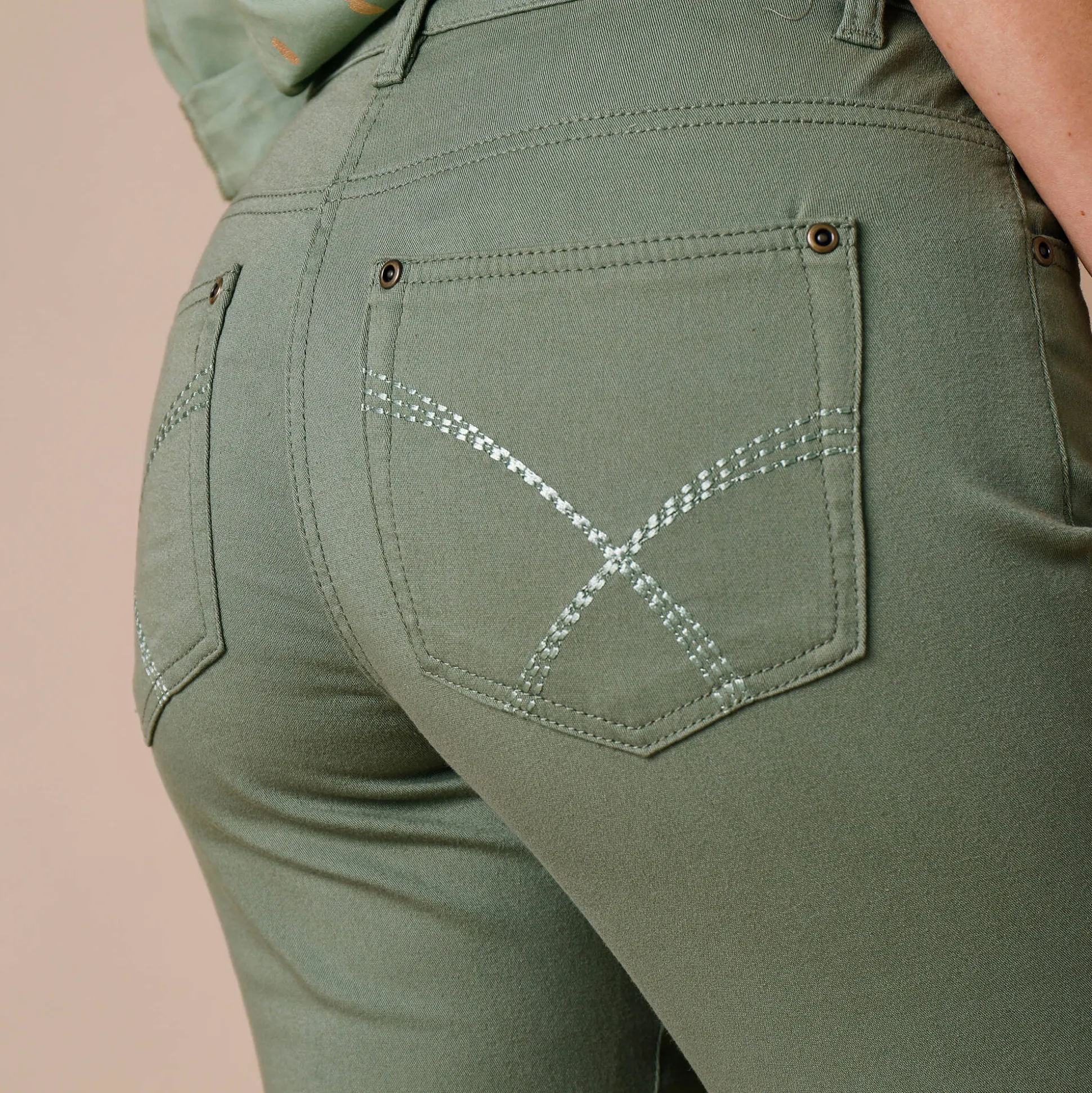 Modellerende broek met 5 zakken