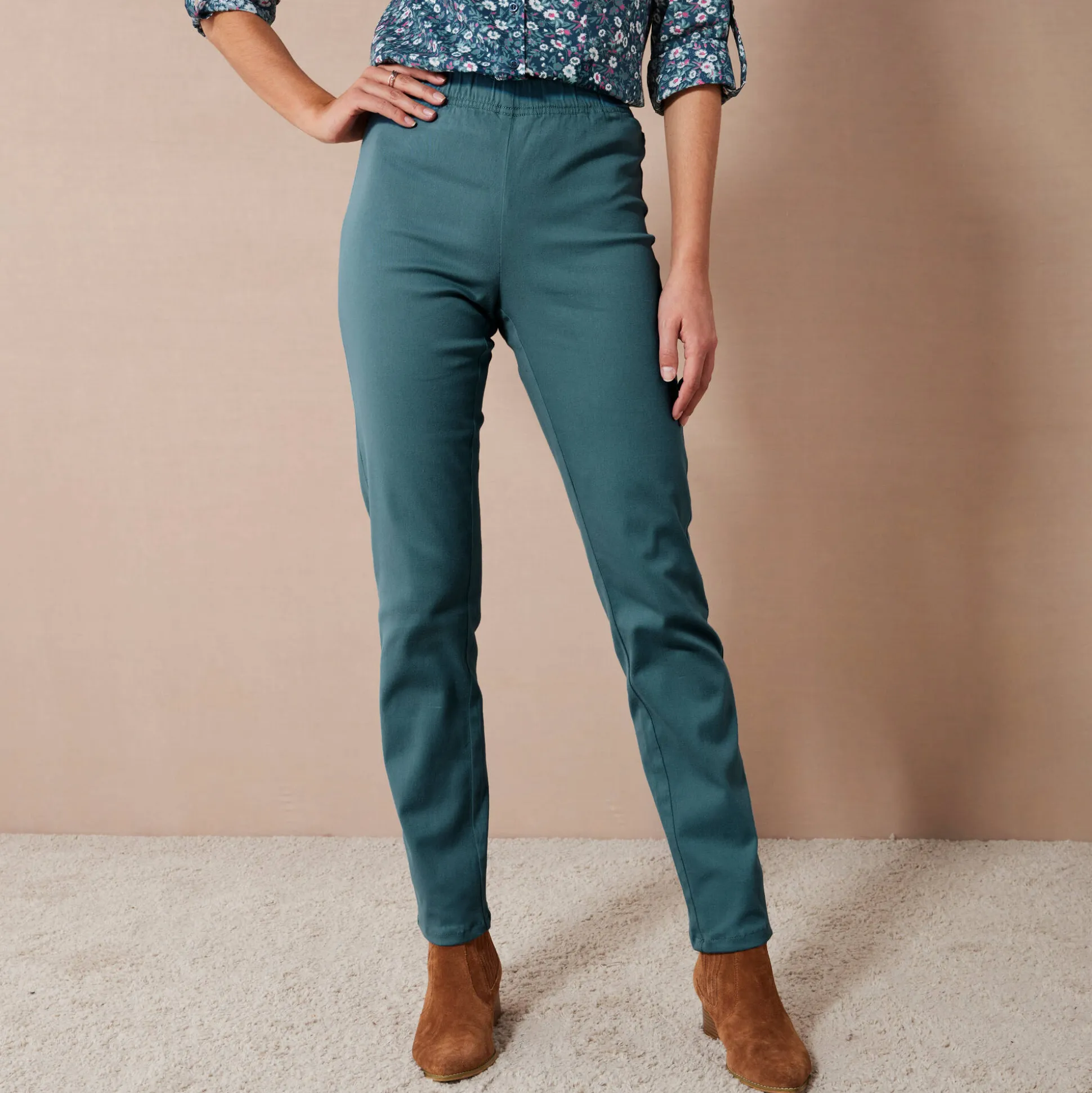 Modellerende broek met 'platte buik' effect en elastische taille