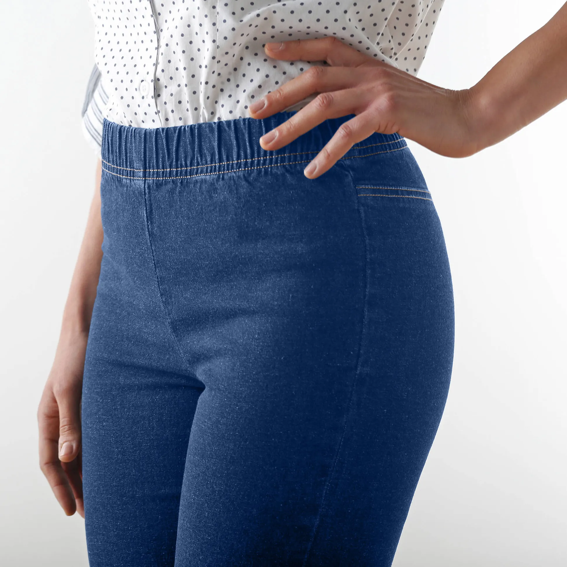 Modellerende jeans met 'platte buik' effect en elastische taille