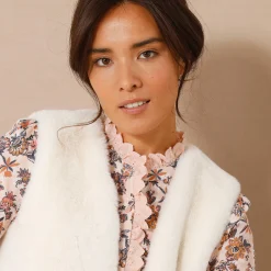 Mouwloos vest in imitatiebont