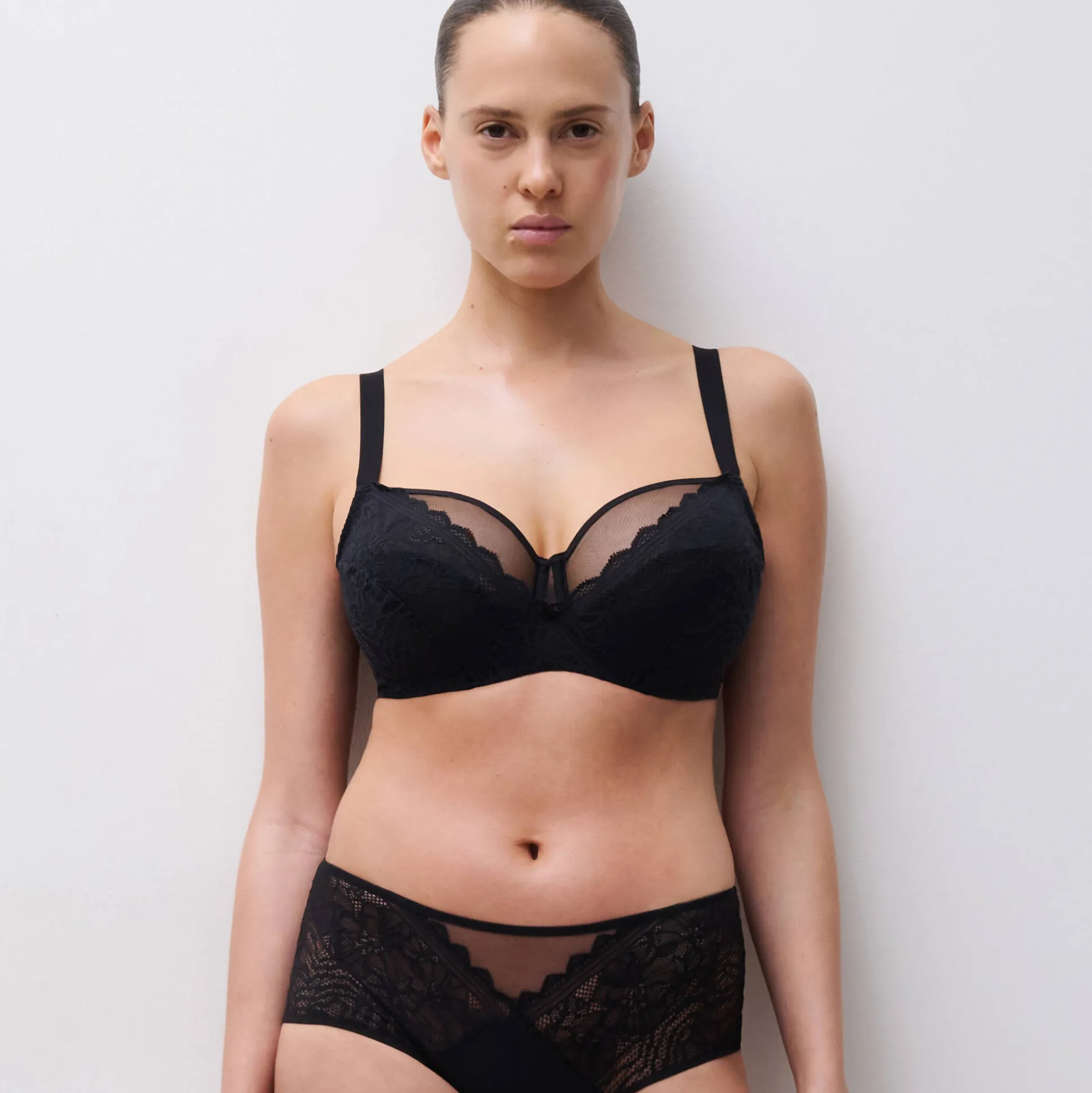 Omhullende beha in kant Floral touch - met beugels