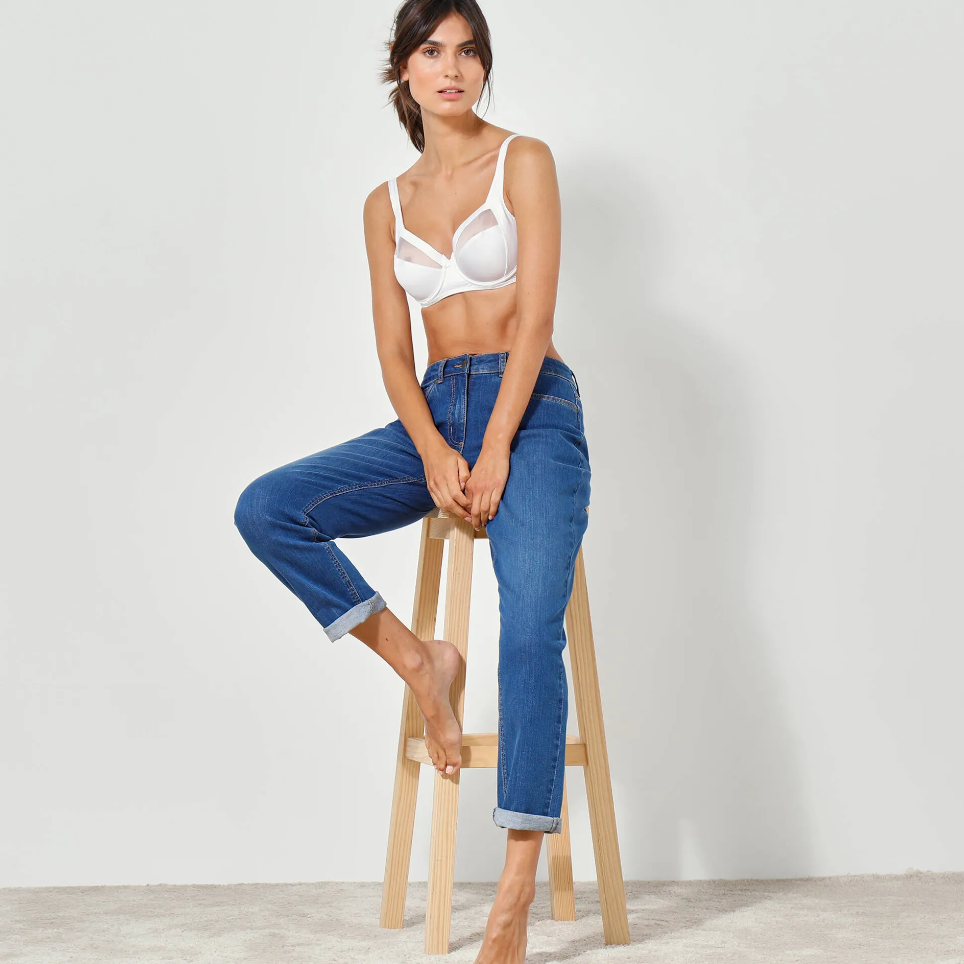 Omhullende beha "Perfect silhouette" in tule en microvezel - met beugels
