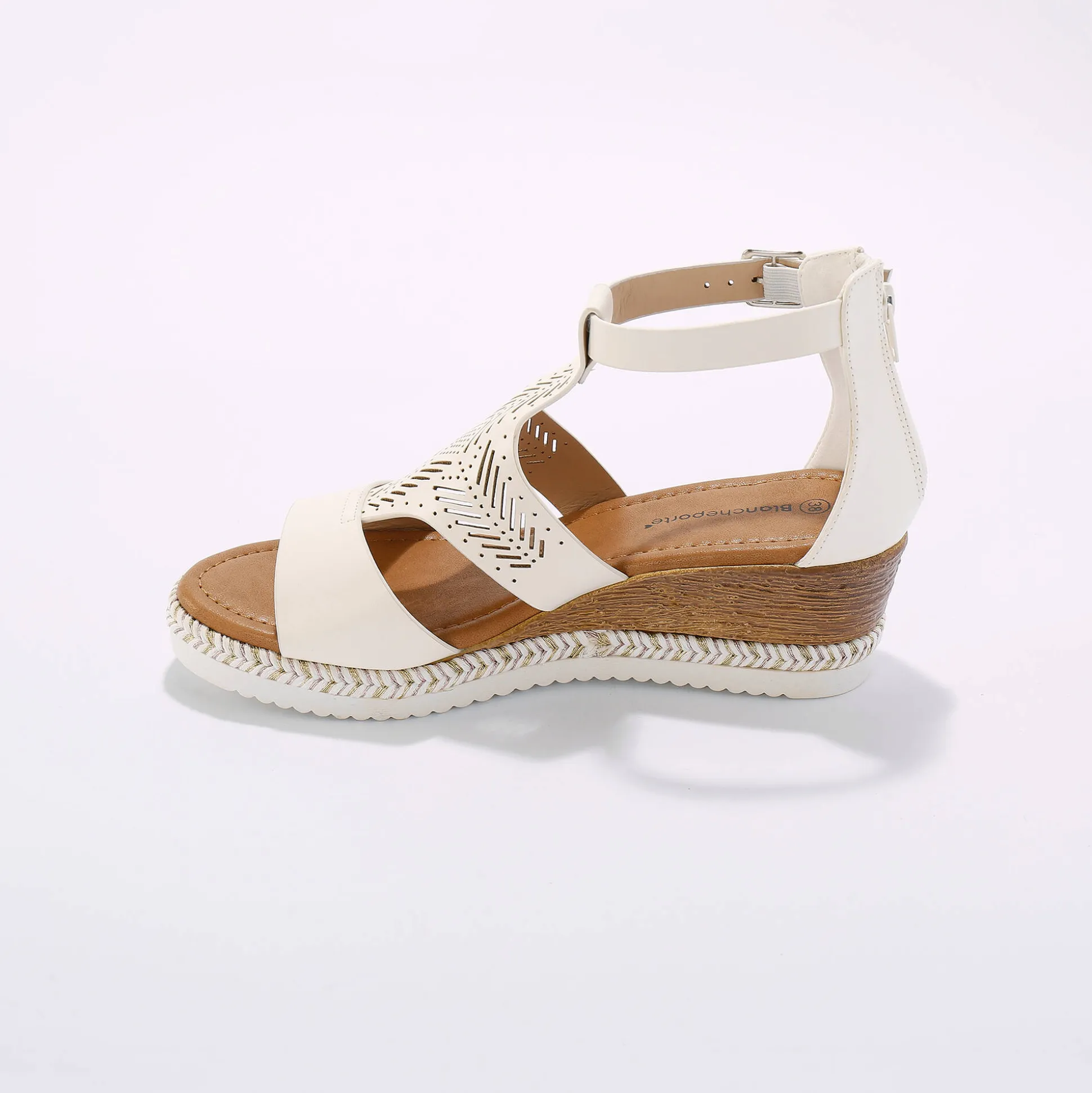 Opengewerkte sleehaksandalen
