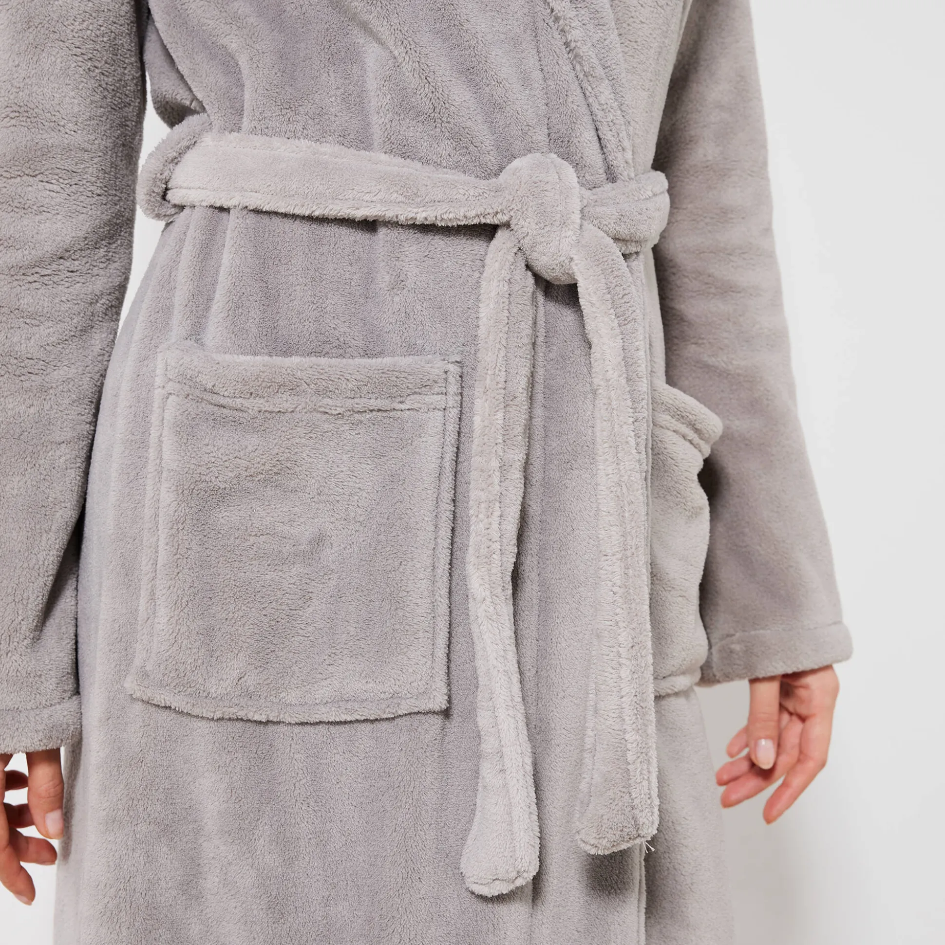 Peignoir in fleece met pluchetouch - 115 cm lang, lange mouwen