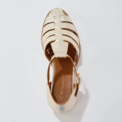 Platte sandalen in goudkleurig leer