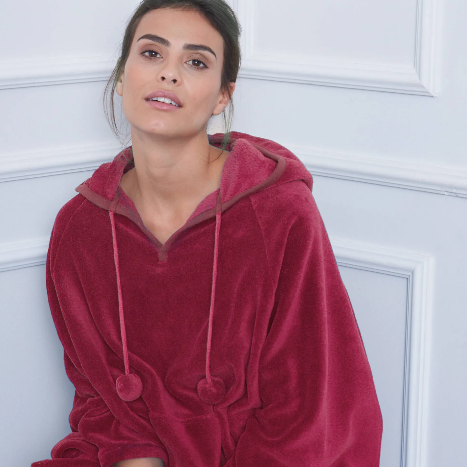 Poncho in fleece met pluchetouch en kap