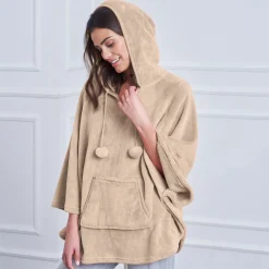 Poncho in fleece met pluchetouch en kap