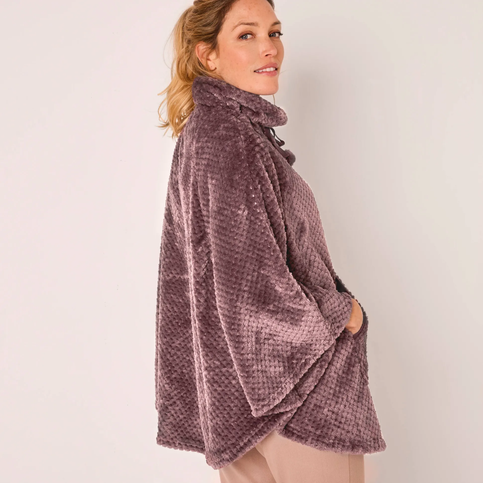Poncho in fleecetricot met textuur, opstaande kraag