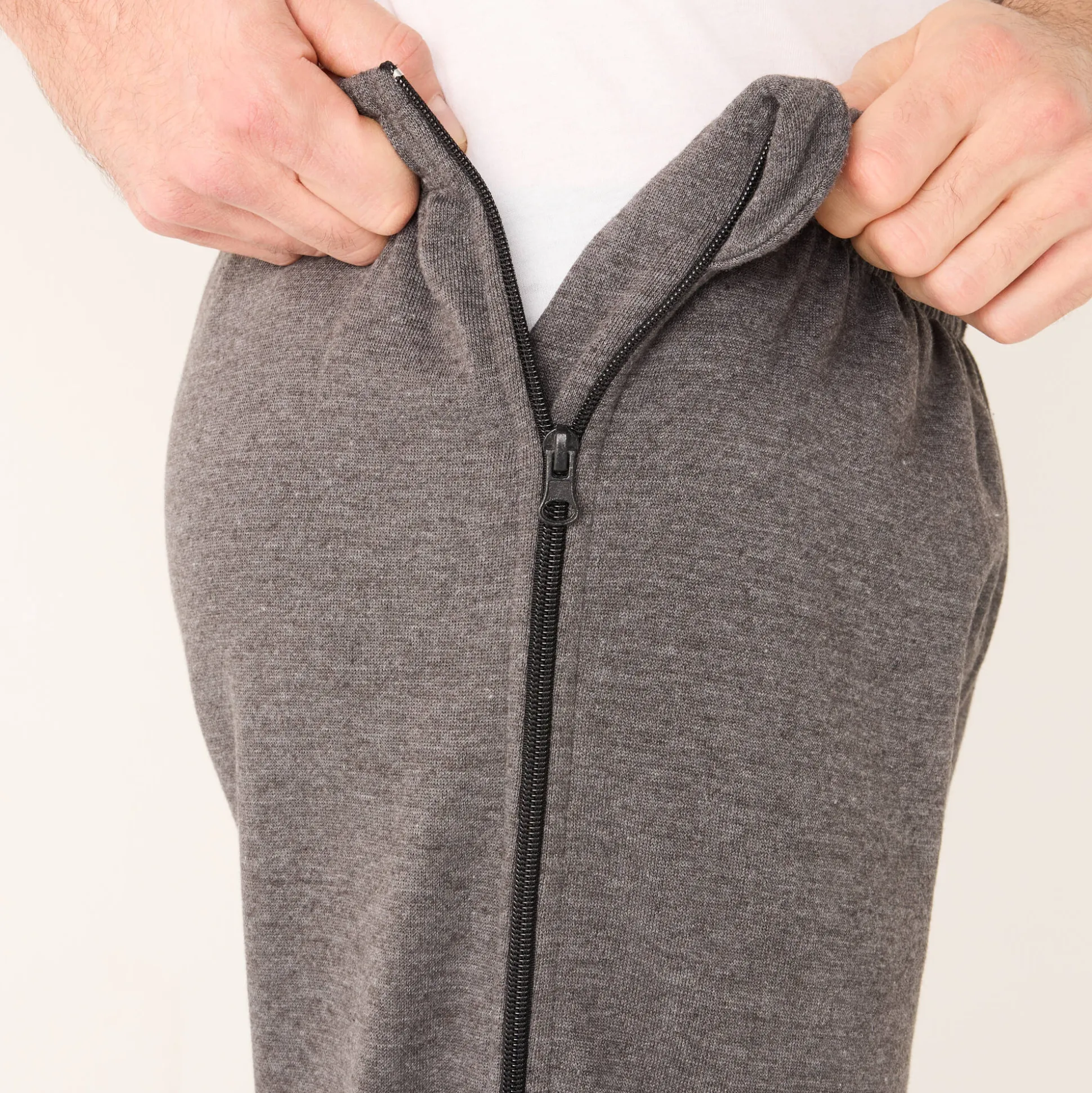 Praktische joggingbroek, ritsen opzij
