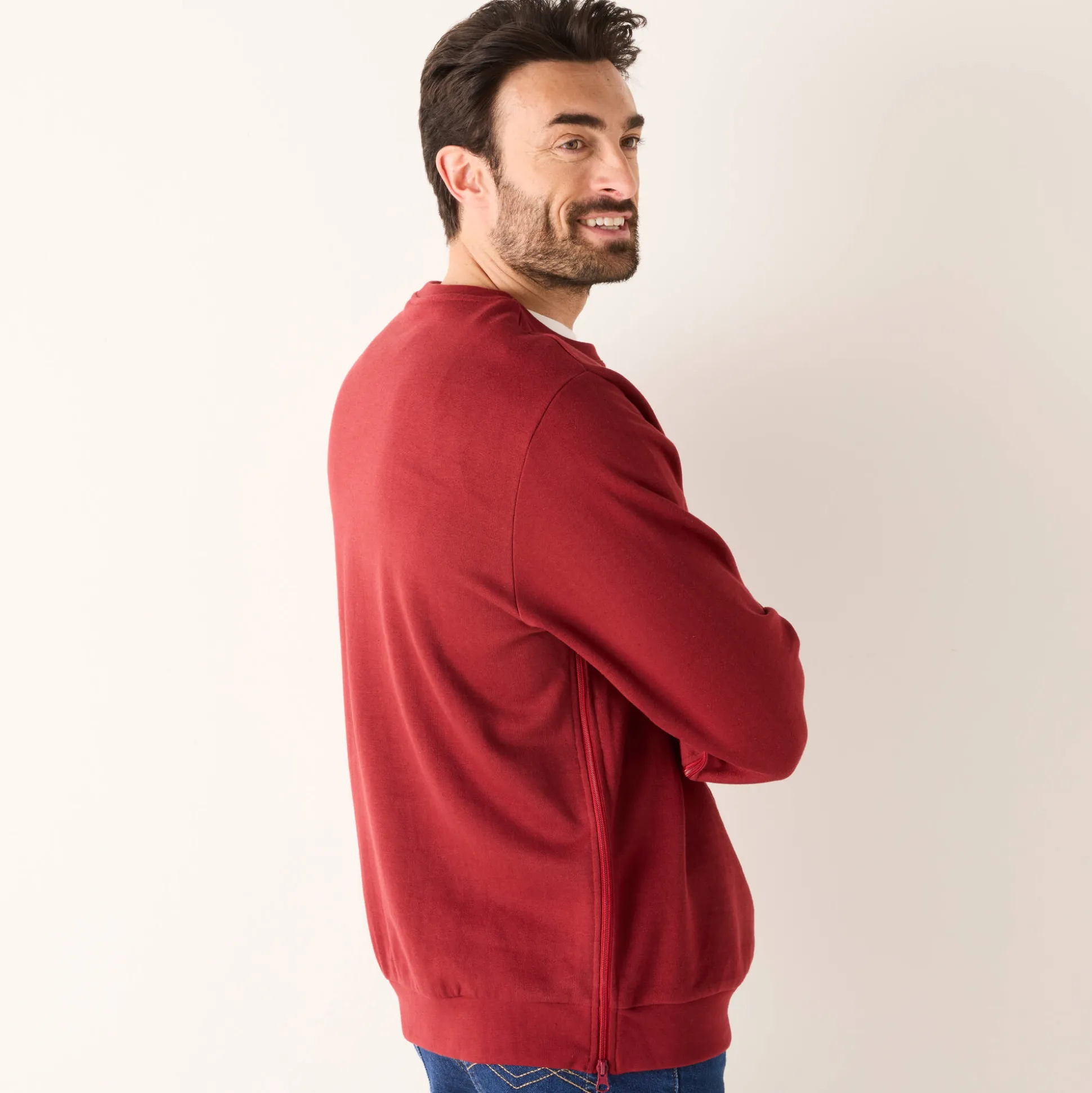 Praktische sweater met ronde hals, met ritsen opzij