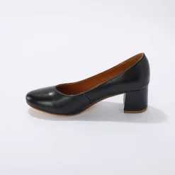 Pumps in glad leer met ronde neus