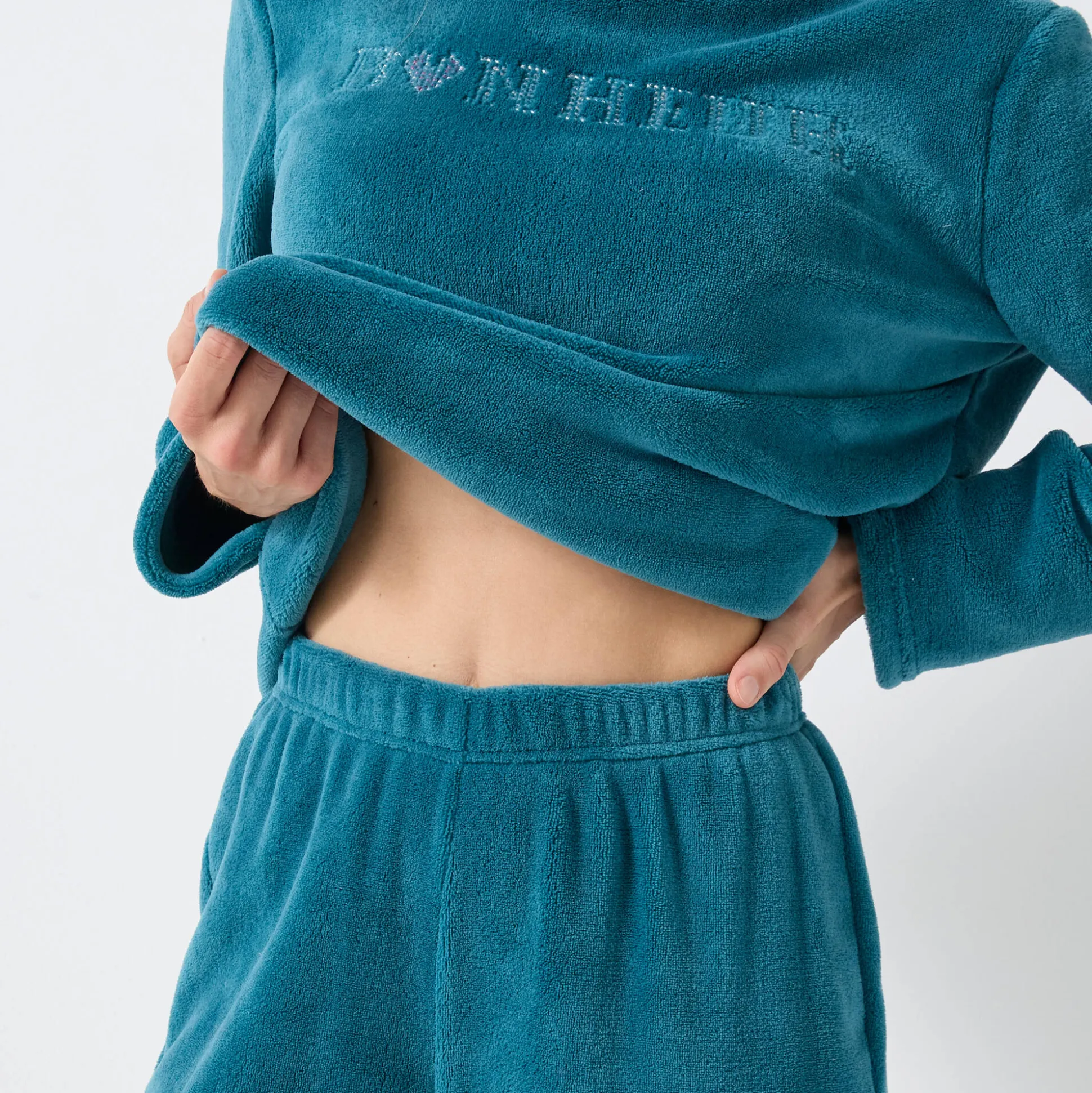 Pyjama in fleece met 'bonheur' borduursel, lange mouwen