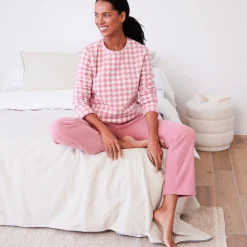 Pyjama in fleece met pied-de-coq print