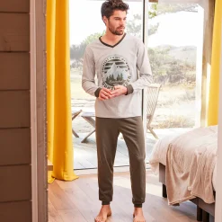 Pyjama met contrasterende V-hals en lange mouwen