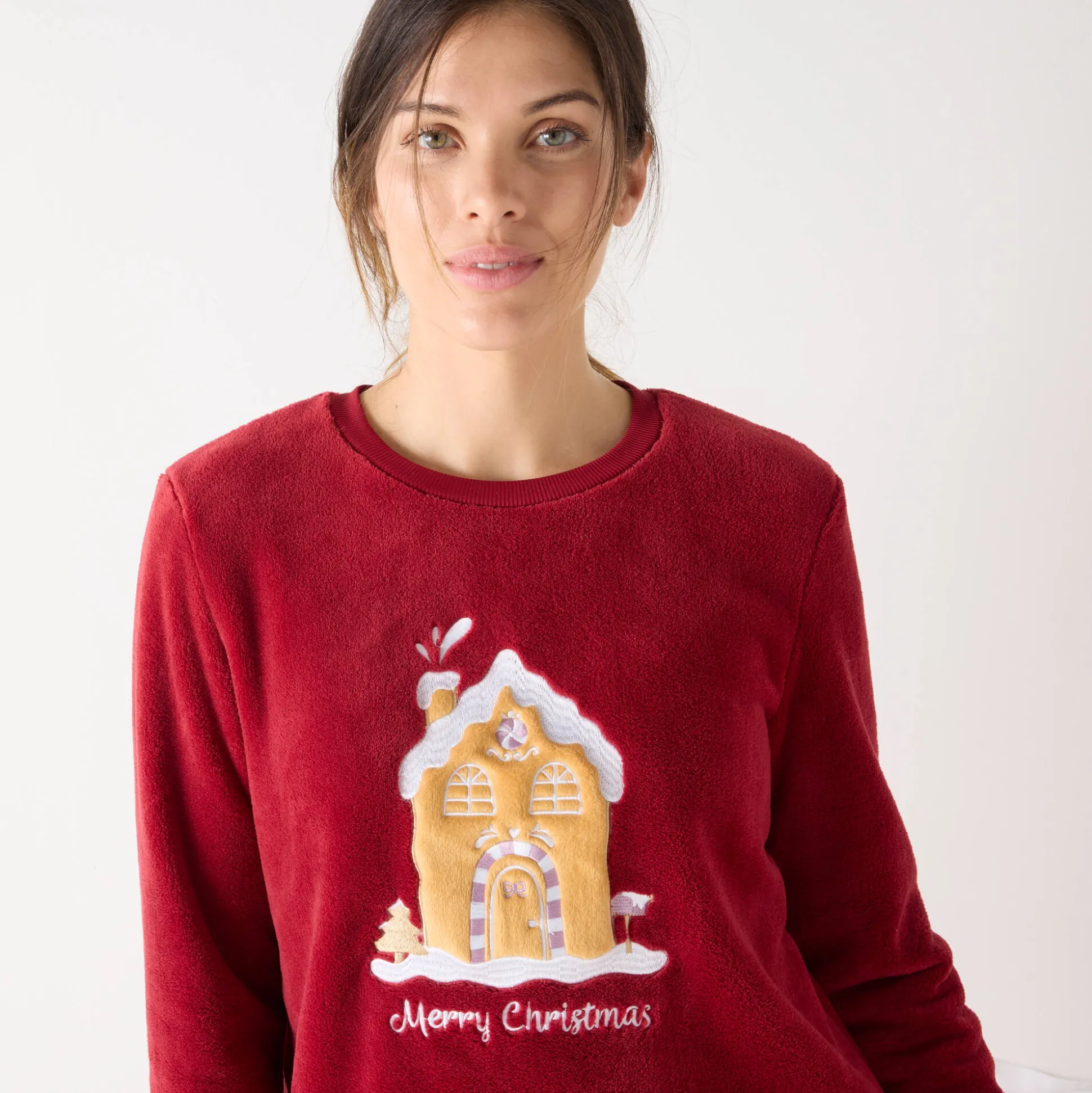 Pyjama met "huis" motief, fleecetricot met pluchetouch