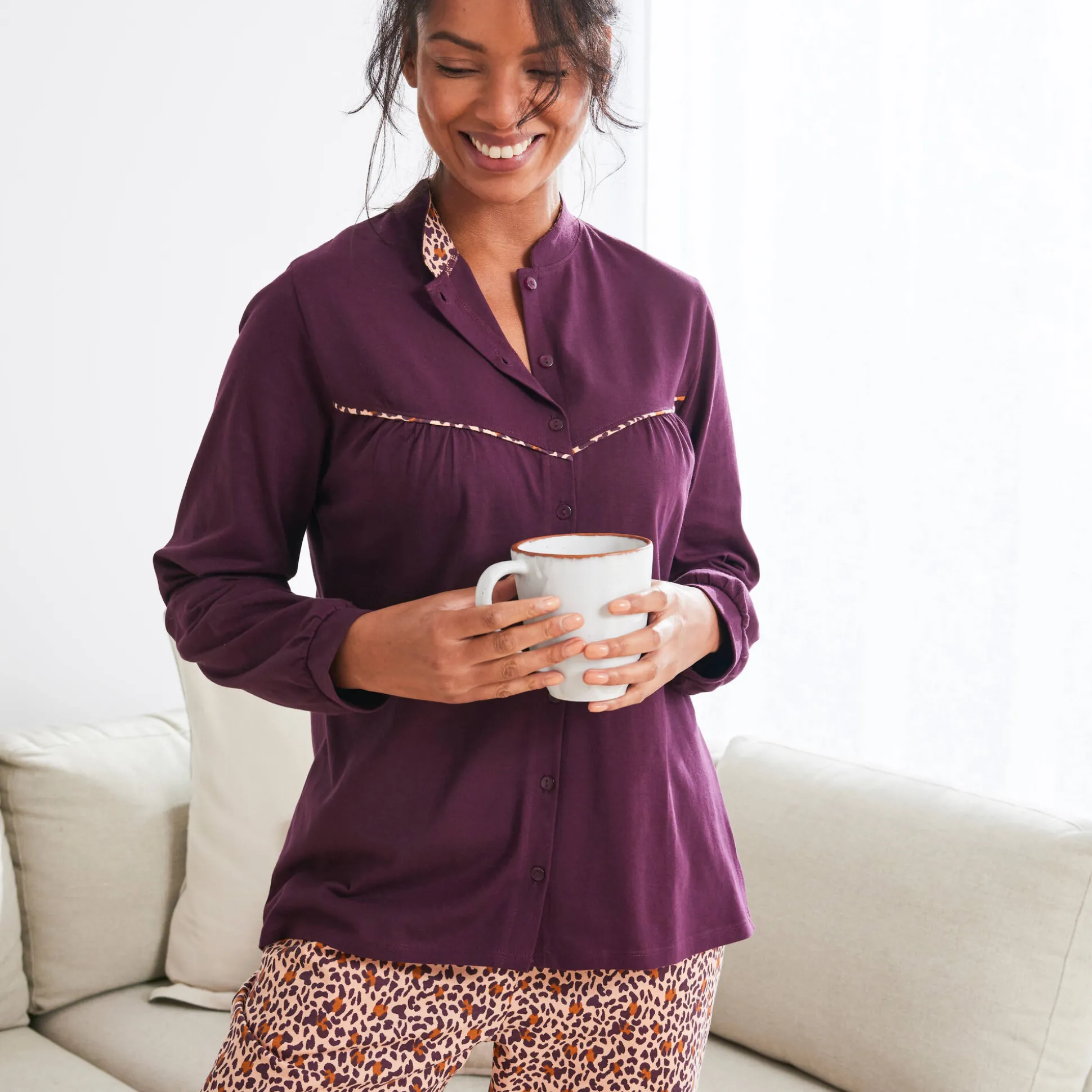Pyjama met knopen en dierenhuidprint