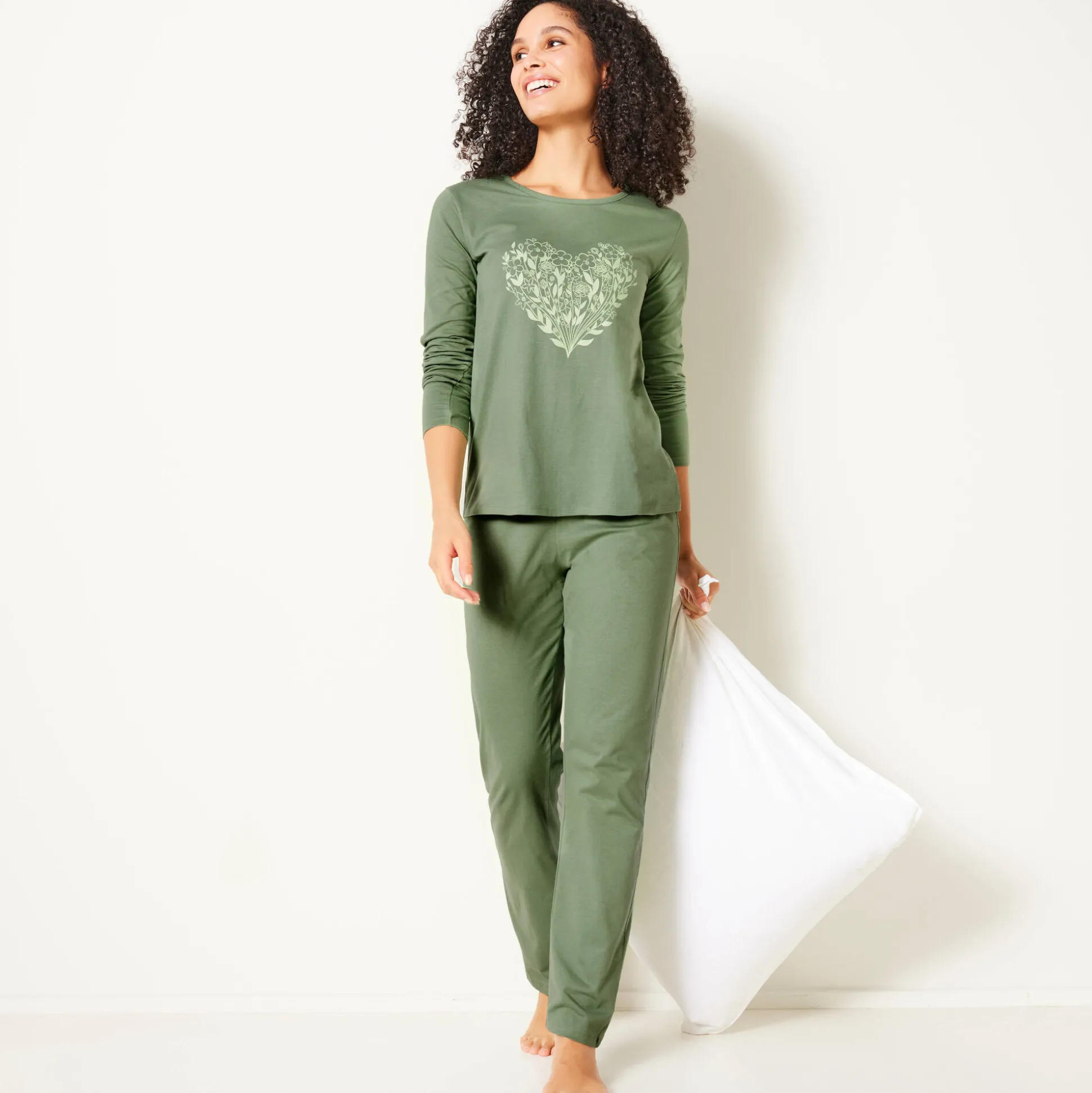 Pyjama met lange mouwen en hartprint