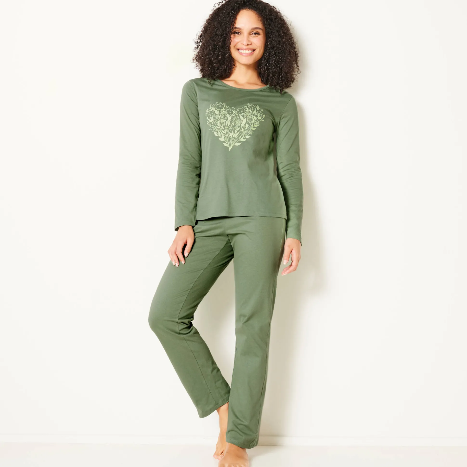 Pyjama met lange mouwen en hartprint