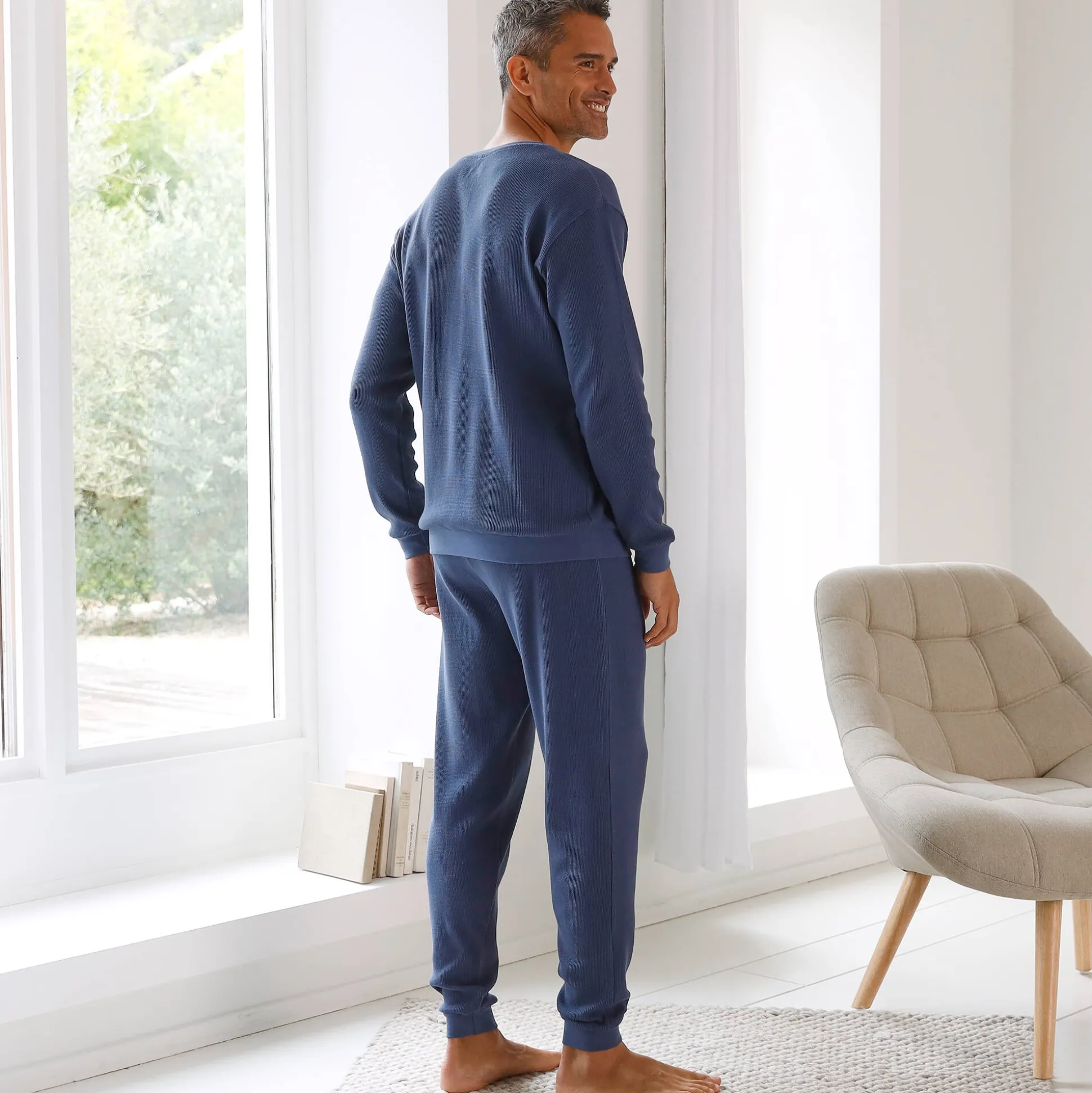 Pyjama met Tunesische hals en lange mouwen, bijenraattricot