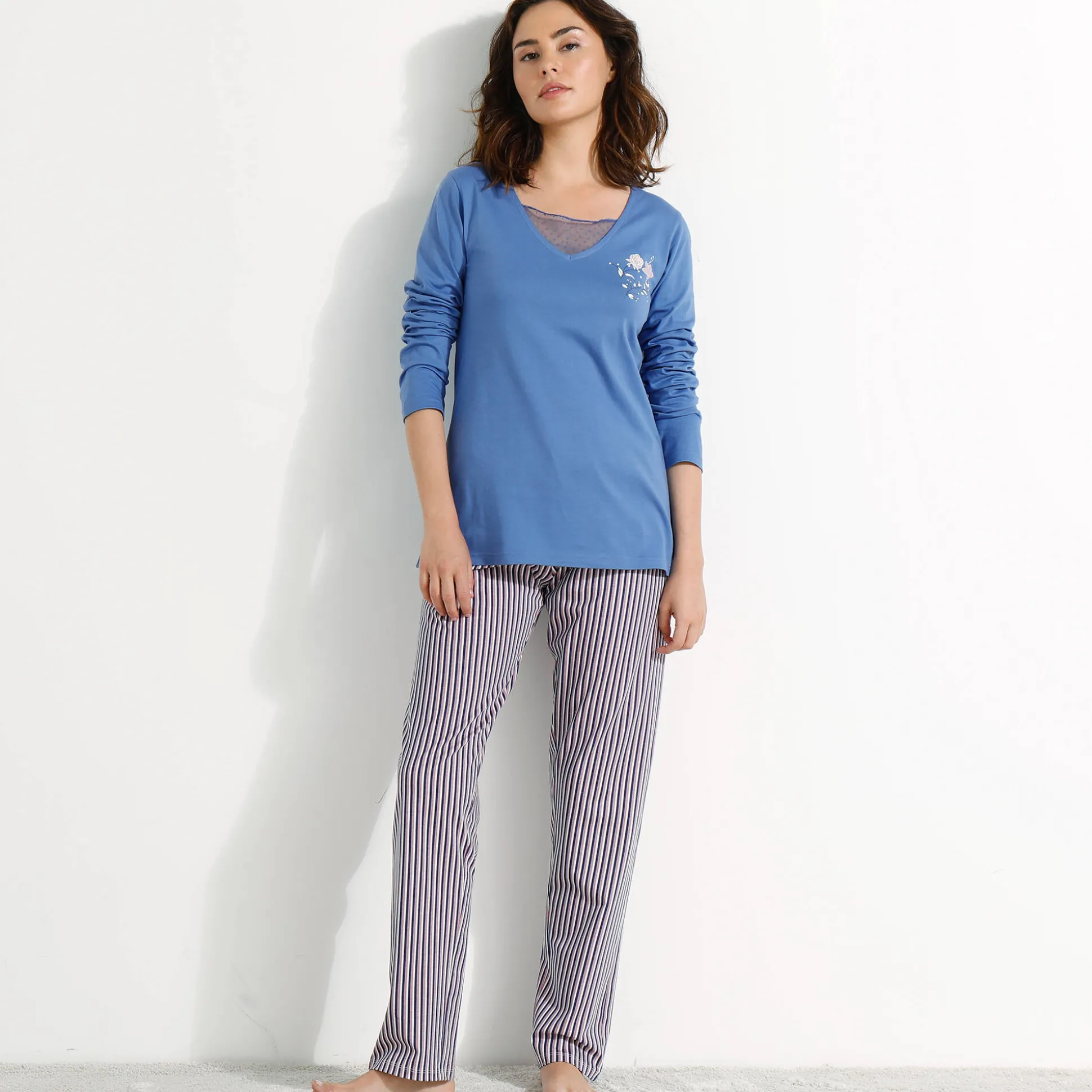 Pyjamashirt met lange mouwen en bloemenmotief