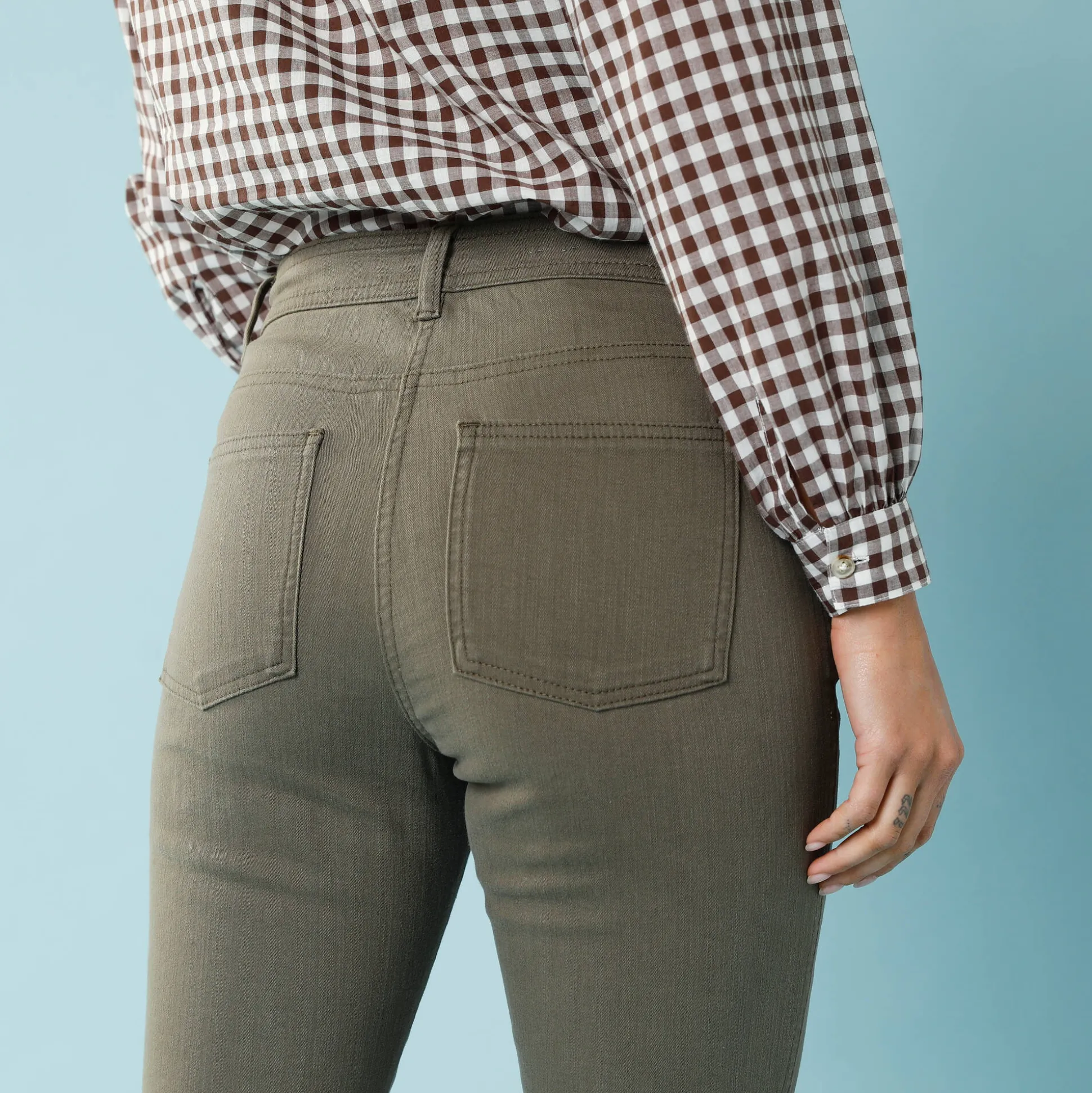 Rechte broek met deelnaden, speciaal voor kleine lengtes