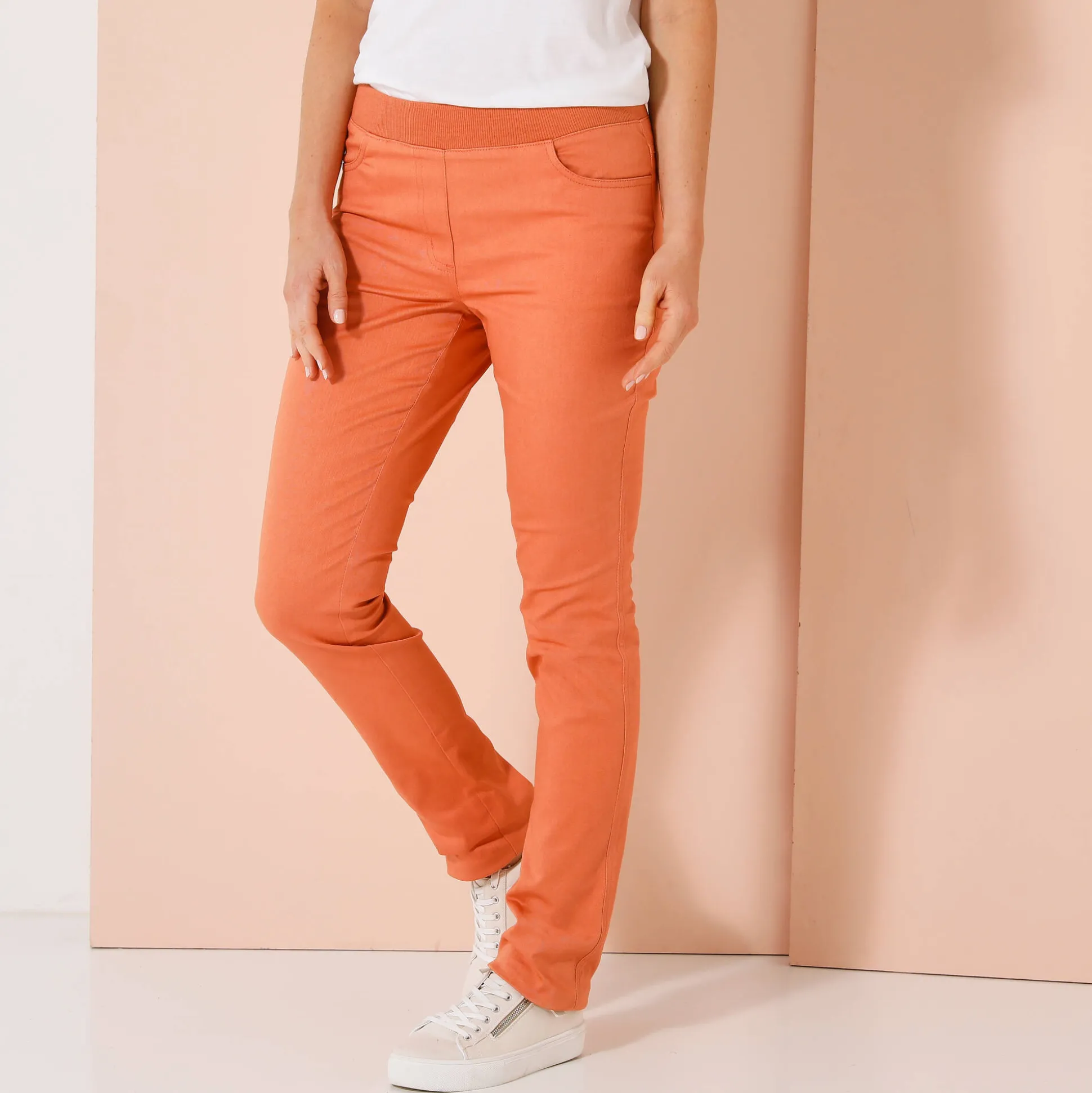 Rechte broek met elastische taille