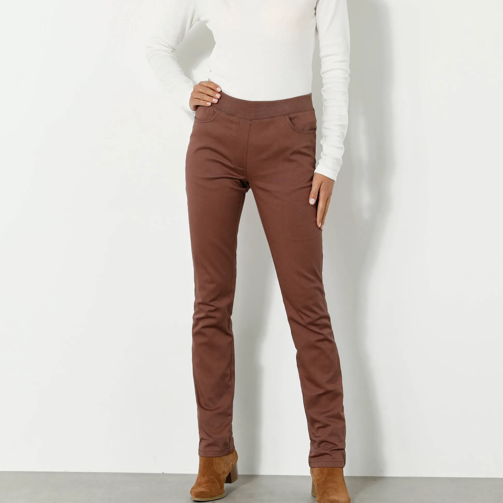 Rechte broek met elastische taille