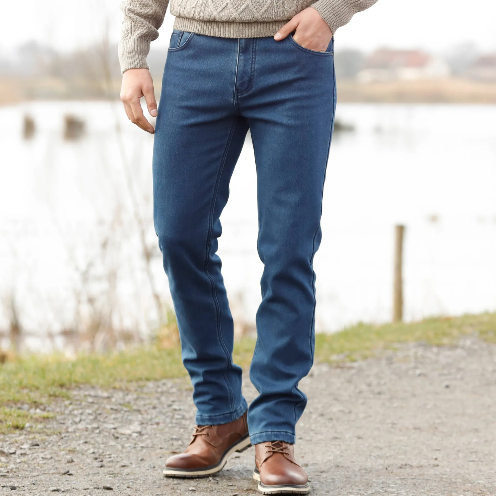 Rechte jeans met 5 zakken, binnenkant in microfleece
