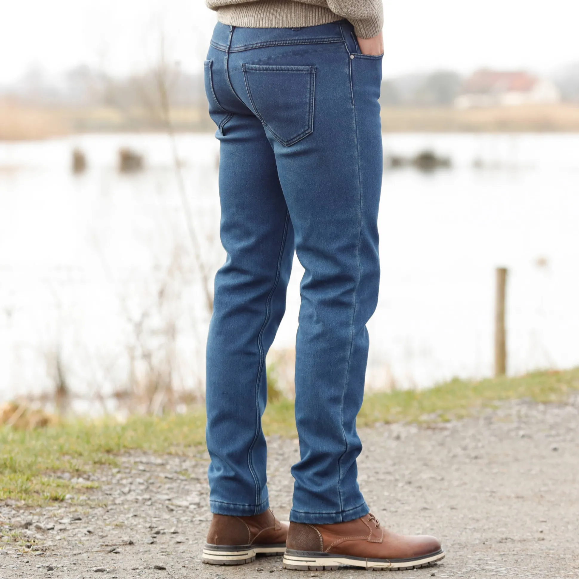 Rechte jeans met 5 zakken, binnenkant in microfleece