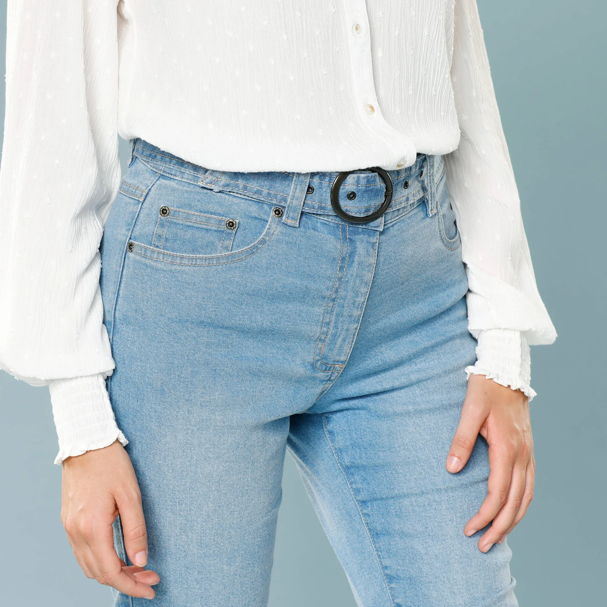 Rechte jeans met ceintuur, speciaal voor kleine lengtes