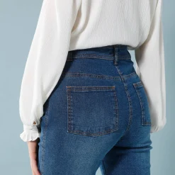 Rechte jeans met deelnaden, speciaal voor kleine lengtes