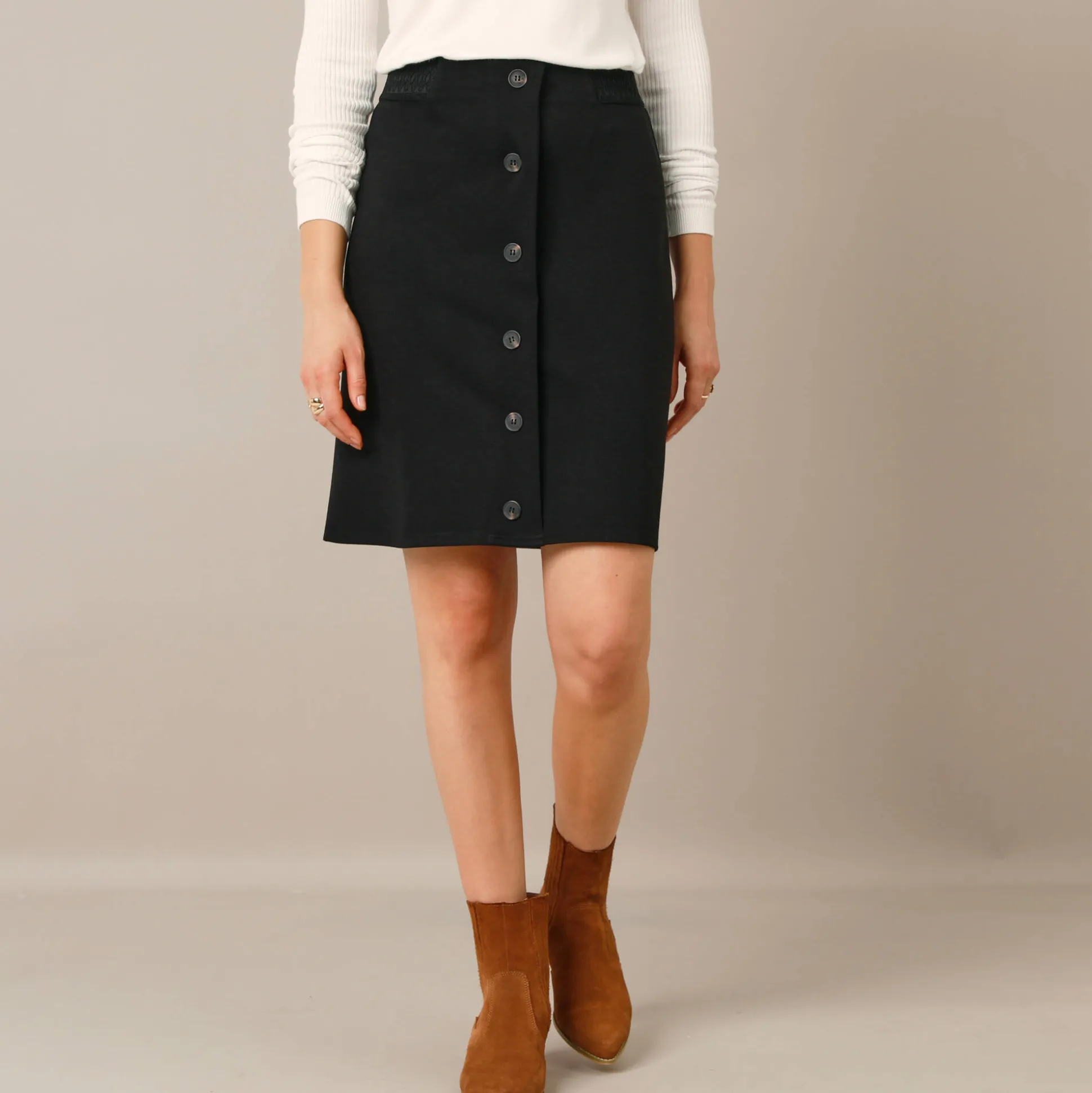 Rok met fantasieknopen, milano-breisel