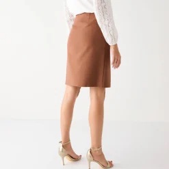 Rok met knoopsluiting en festonrand