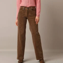 Ruime, rechte broek, ribvelours