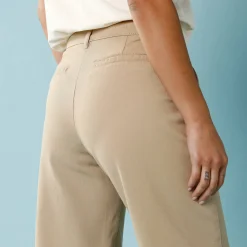 Ruime, rechte broek, speciaal voor kleine lengtes