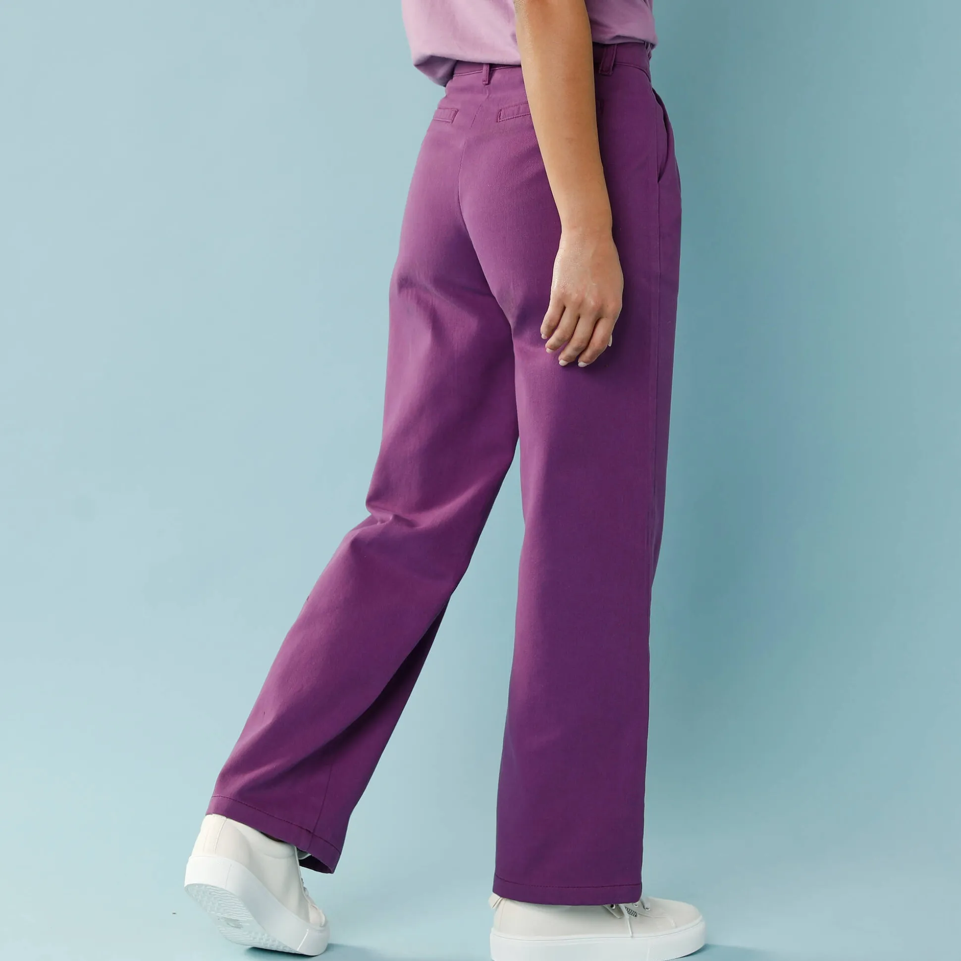 Ruime, rechte broek, speciaal voor kleine lengtes