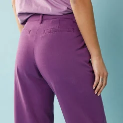 Ruime, rechte broek, speciaal voor kleine lengtes