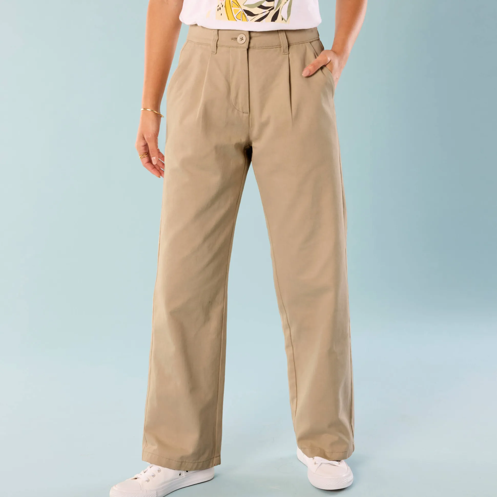 Ruime, rechte broek, speciaal voor kleine lengtes
