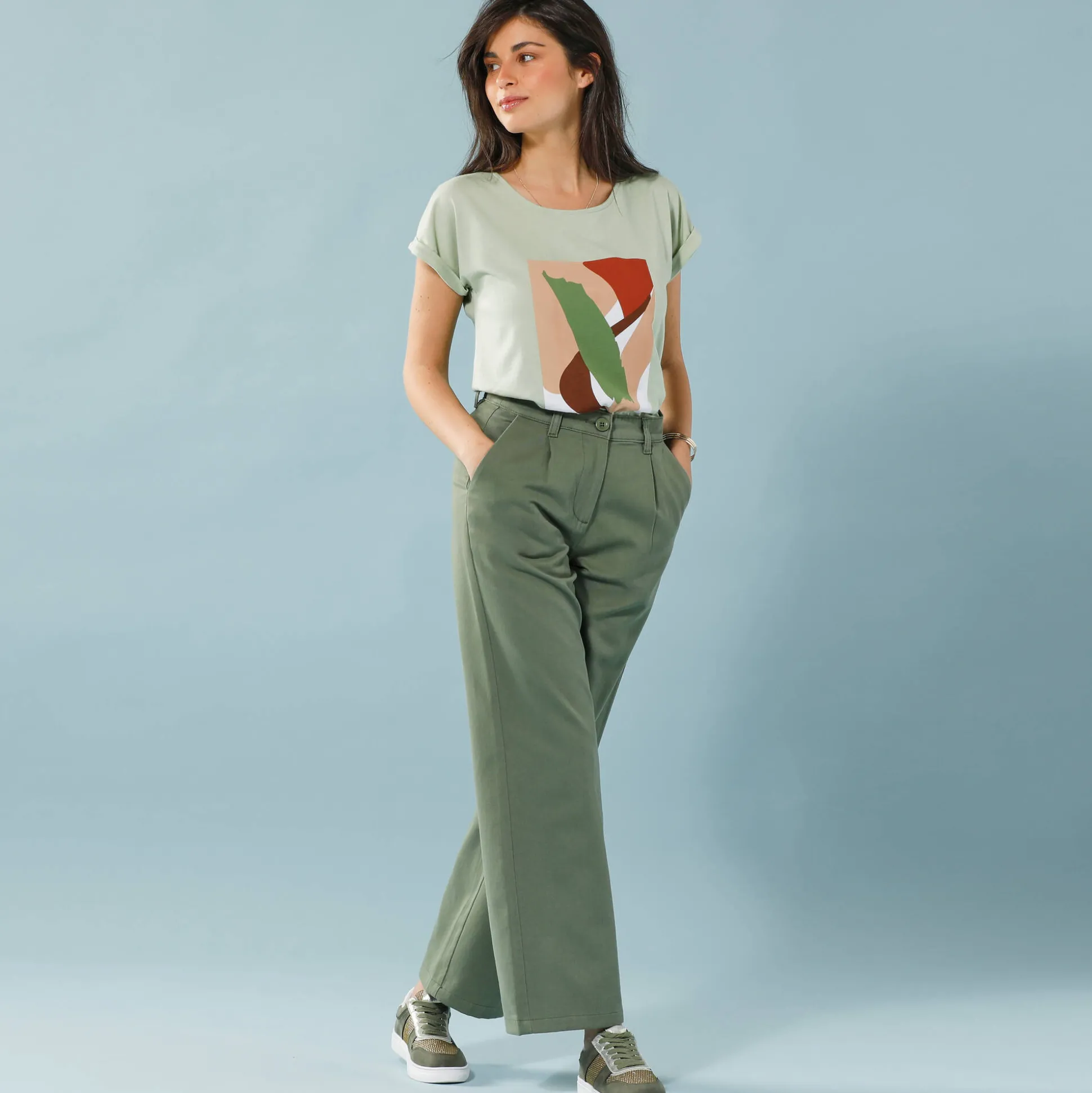 Ruime, rechte broek, speciaal voor kleine lengtes
