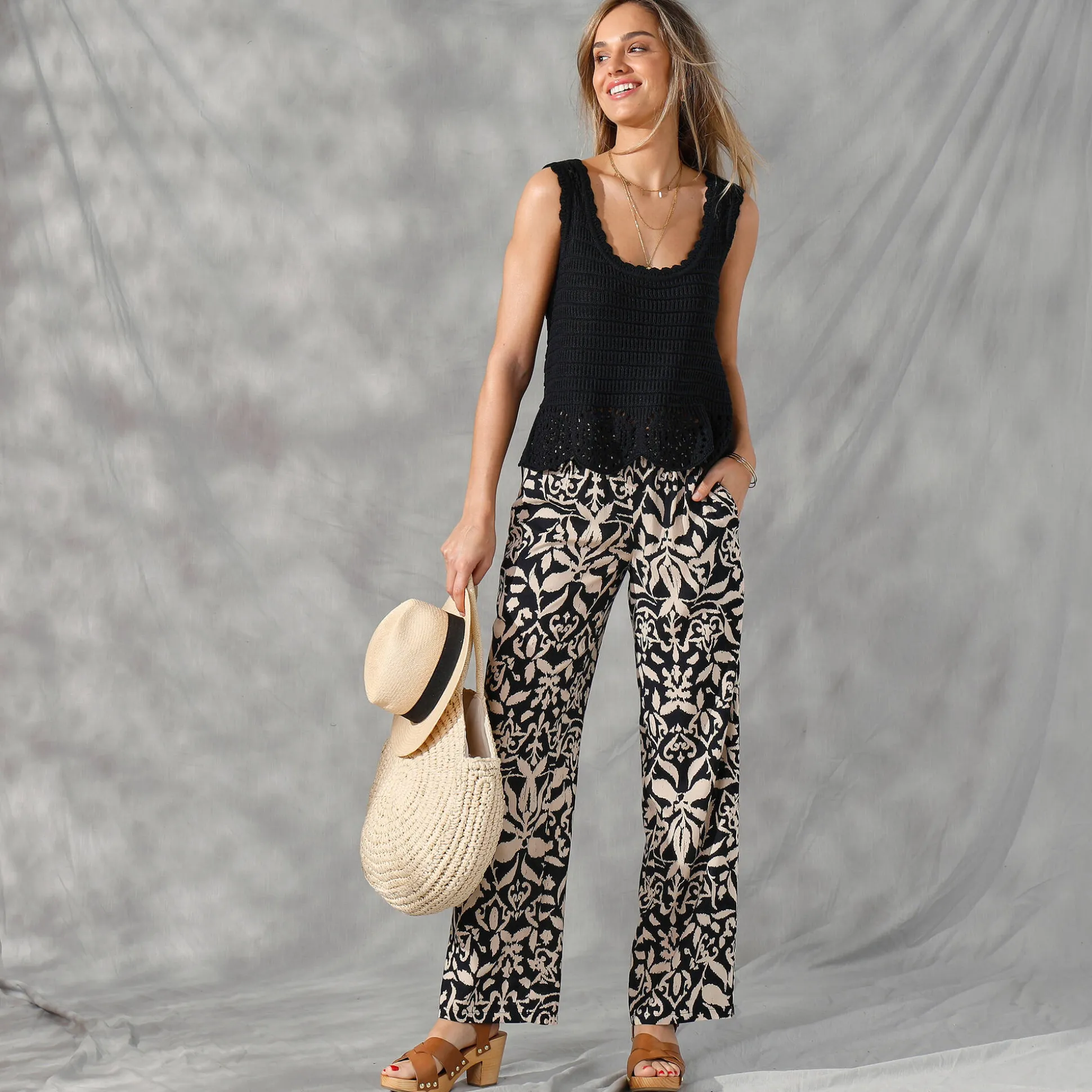Ruime, soepele broek, tweekleurige etnische print