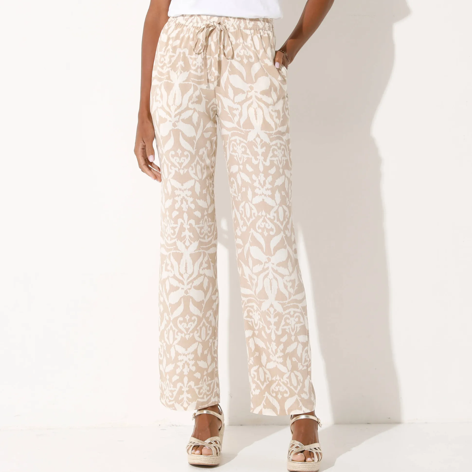 Ruime, soepele broek, tweekleurige etnische print